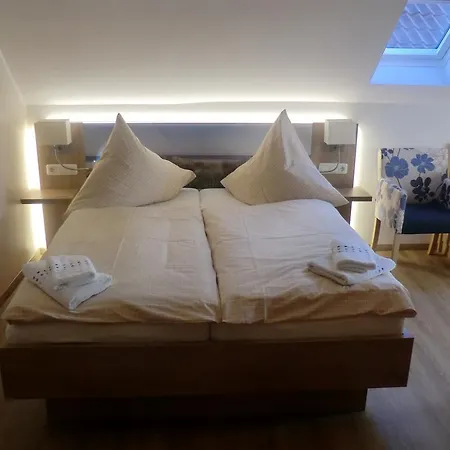 Hotel Am Hafen 3*