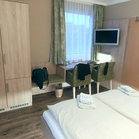 艾姆哈丰酒店 酒店 3*