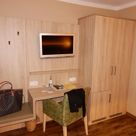 艾姆哈丰酒店 酒店