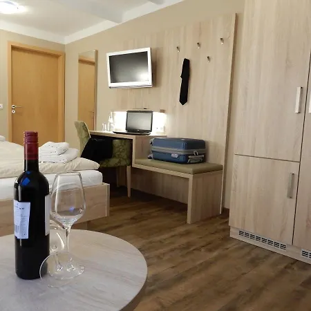 호텔 Am Hafen 노르다히